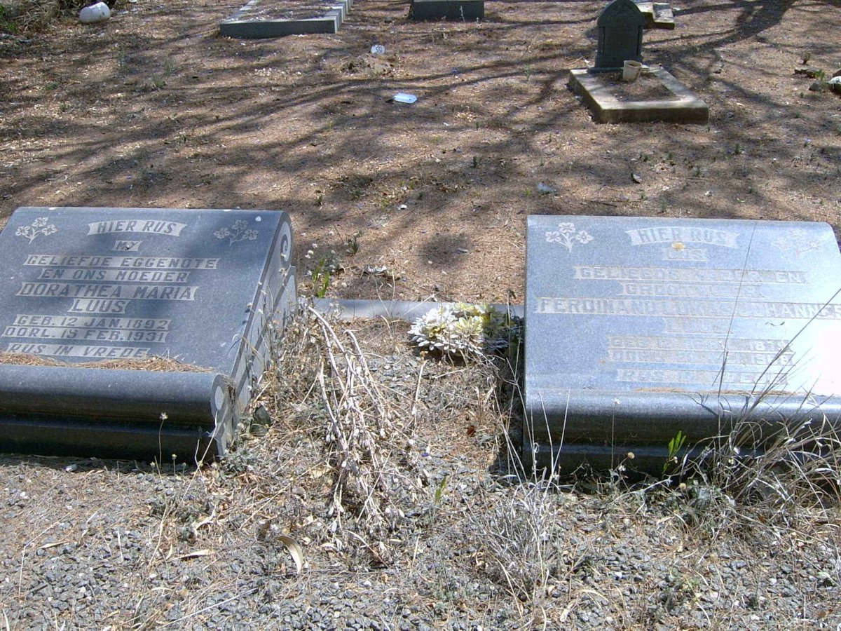 LUUS Ferdinand Lukas Johannes 1879-1968 &amp; Dorathea Maria 1892-1931