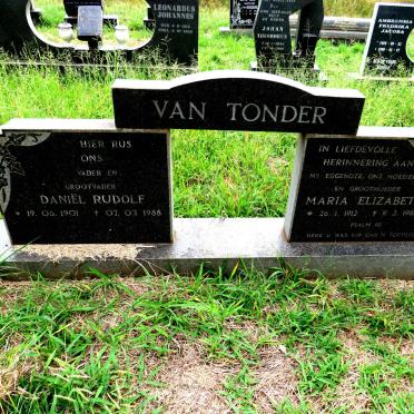 TONDER Daniel Rudolf, van 1901-1988 & Maria Elizabeth 1912-1983
