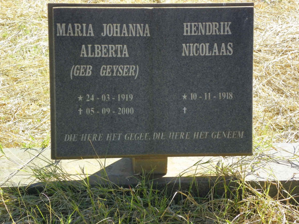 PLESSIS Hendrik Nicolaas, du 1918- & Maria Johanna Alberta GEYSER 1919-2000