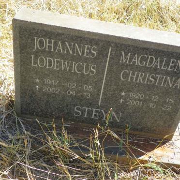 STEYN Johannes Lodewicus 19917-2002 & Magdalena Christina 1920-2001