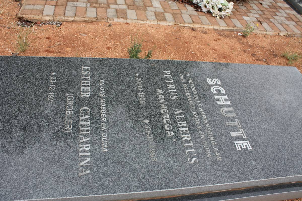 SCHUTTE Petrus Albertus 1909-1998 &amp; Esther Catharina GROBLER 1921